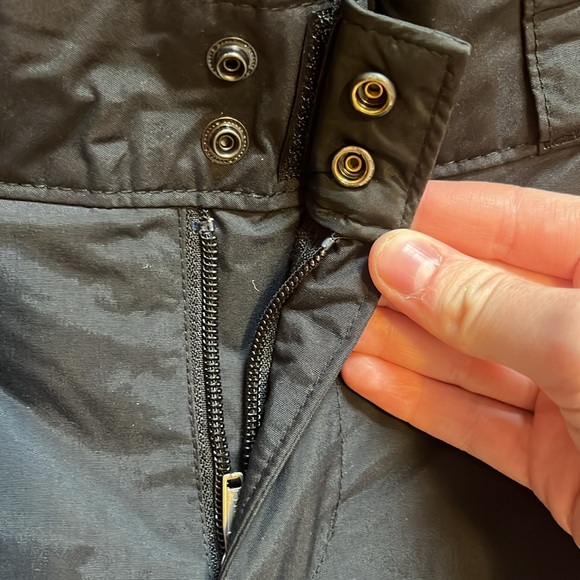 Kids/womens snow set excellent condition. Pants are a size XS and jacket is a S - Picture 5 of 9